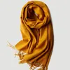 Halsdukar solid äkta ull vinter halsduk kvinnor tjock varm vuxen wraps damer 100% ren ull halsduk lång stor kashmir poncho wrap with tassel 231011