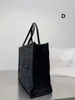 P sac à main de luxe à bandoulière unique de créateur haut de gamme ~ PLD422111 ~ 205
