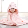 Towels Robes Baby Bathrobe High Qulity Cartoon Quilt Coral Velvet Hooded Newborn Swaddle Bath Towel AutumnL231123