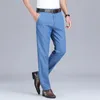 Pantalones vaqueros para hombre Primavera Verano fino azul claro suelto moda de negocios tela Lyocell pantalones de mezclilla elásticos pantalones de marca masculina 231012