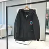 Piumino invernale di design Cappotto parka di alta moda Giacca calda con scialle spesso in tessuto premium impermeabile e antivento