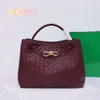 Bottegvenets Andiamos Bag Genuine Leather 10a Woven Family Buckle Original 2023 New Women 's 휴대용 싱글 어깨 크로스 바디 공식 문서 가방 5a