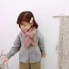 Écharpes couleur bonbon bébé écharpe tricotée automne hiver chaud pour enfant en bas âge garçon fille coréenne ins enfants enfants foulard croisé 231012