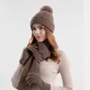 Lenços Mulheres Inverno Chapéu De Malha Conjunto Quente Feminino Skullies Beanies Bonito Pompon Grosso Chapéus Cap de Esqui com Lenço e Luvas 231012