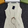 Basic Casual Jurken Designer Gebreide mouwloze giletjurk in beige, eenvoudige royale korte rok, nieuw voor zomer 2023 FX2F