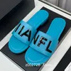 Parijs dames zomer sandalen merk schoenen luxe ontwerper flip flop merk schoenen lederen strand anti slip platte schoenen casual slippers nieuwe 2c letter kanaal designer schoenen