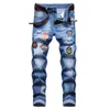 Jeans masculinos emblema rasgado denim na moda buracos pintados calças retas finas calças azuis