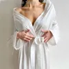 Mulheres sleepwear mulheres sexy cetim cor sólida pena decoração manga longa sleep nightgowns com cinto