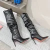 Amina Muaddi-Leder, spitzer Zehenbereich, oberschenkelhoher hoher Stiefel mit Stiletto-Absatz, gestapelte Stiefel, kniehohe Stiefel, hochwertige Chamois-Slip-On-Schuhe, 95 mm, Luxus-Designer-Damenschuhe, Größen 35–42