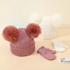 2 Stuks Leuke Winter Baby Hoed Handschoenen Set Dubbele Pompom Kinderen Jongens Meisjes Gebreide Beanie Cap Effen Kinderen Outdoor warme Caps Wanten