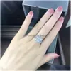 Magnifique forme carrée femmes anneau FL Bling glacé Micro Pave cristal Zircon éblouissant mariage de mariée s'engager Dhgarden Otgeb