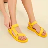 Женские сандалии, лето 2023, повседневная пляжная обувь на плоской подошве с открытым носком, удобная обувь на крючках, уличная женская обувь Zapatos De Mujer