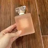 Vrouw parfum elegante charmante geurspray oosterse bloemennoten 100 ml goede geur matte fles snelle levering