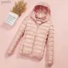 Parkas pour femmes 90% doudoune mince ultra-légère femmes 2023 automne hiver mince court à capuche chaud blanc duvet de canard manteau Fe grande taille vêtements d'extérieur L231012