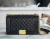 Högsta kvalitet Lyxvaror axelväska designer väskor 25 cm kvinna kaviar läder fårskinn crossbody väskor mode high-end kedje bagss lady purse sekvensnummer