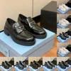 23ss designer vestido sapatos mulheres casuais monolith triângulo logotipo preto sapatos de couro aumentar plataforma sneakers cloudbust clássico patente matte mocassins treinadores