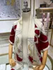 Popular cashmere square scarves with high-quality patterns and patterns, all of which are worth the price