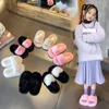 Childrens pluche herfst winter sneeuw nieuwe versie kinderen katoenen slippers modieuze en comfortabele thuisbont fuzz kleine meisjes slipper 26-42