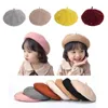 Akcesoria do włosów moda dziewczyna francuska wełna perły berets księżniczka ciepła wiosna jesień zima maluch dziewczyn czapki czapki 2-8 lat