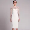 Casual klänningar 2023 damer vit långärmad spets sexig rygglös klänning