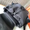 Sac à dos design Sac Hommes Sac en cuir de veau Nylon Femme Casual Satchel Homme Luxe Bandoulière Sacs à bandoulière Classique Unisexe Sacs à main Noir Back Pack Métal Top Qualité Totes