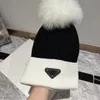 2023 P Fashion Beanie Cap Triangle inversé Chapeau de pêcheur pour femmes été et automne couple protection solaire parasol chapeau hip hop