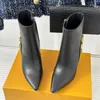 Modische Luxus-Designer-Damenstiefel, sexy spitze Modestiefel, High-Heels-Stiefel, Metallschnalle, Dekoration, Damenschuhe, Motorrad, Reißverschluss-Kleiderstiefel mit Box, große Größe 42