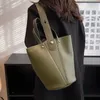 Sac à bandoulière design pour grande capacité, nouveau sac à bandoulière d'automne 2023, sacs seau portables, sacs de créateurs élégants