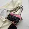 Modedesigner väska fast färgblockkedja lammskinn klaff multifunktionella pendlare damer tygkropp på väskan axel väska universell mångsidighet