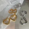 Pendientes de aro de Metal francés, diseño de nicho femenino de amor, corazón de melocotón Simple de gama alta, accesorios de joyería que combinan con todo, 301P