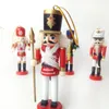 Weihnachtsdekorationen Frohe Weihnachten Dekorationen Kinder Nussknacker Soldat Puppe 12 cm Holzanhänger Jahresornamente für Navidad Weihnachtsbaum 5 Stück/Set 231013