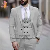 Costumes pour hommes Mode rayé pour hommes Plus Taille Mariage 3 pièces Pantalon Ensemble Grooms Dîner Peaked Revers Tuxedos Custome Homme Pour Mariage