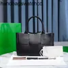 Bottegvenetas Arco Tote Bag Small for Women 2024 New Designer Black Brown Lambskin Leather Handbag Top Quality Outdoor Shopping Purse Big Space