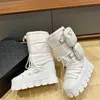 Üçgen-Logo Uzun Monolit savaş kayak patik Naylon Kar Botları Slip-On Tıknaz Dantel Yuvarlak Toe Knight Boot Luxury Tasarımcı Moda Kadın Ayakkabı Fabrika Ayakkabı