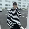 Männer T Shirts Koreanischen Stil Rundhals Shirt Herbst Mode Lose Mit Boden Top High Street Streifen Lange Ärmeln Männer Kleidung Vintage