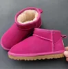 Botas de nieve Botas de nieve recién llegadas Niños Niño niña niños Mini piel de oveja Piel de felpa corta Tobillo Suave cómodo mantener abrigado con tarjeta bolsa para el polvo Corte bajo U