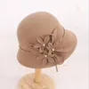 Berretti in lana con fiori e perle Decorazione Cappello a secchiello Vari cappelli invernali di alta qualità belli e comodi rotondi 2023 per le donne