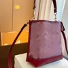 The bucket bag is super elegant and unique, and it's simply gentle, little fairy