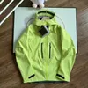 Arcterxy Männer Bergsteigerjacke Mann Frauen Streetwear Arc Jacke Winddichter wasserdichter Mantel Arcterys Jacke Familie bestickter Druck Herren Oberbekleidung Kleidung 781