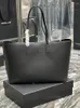 Einkaufstaschen Master 2023 Frühling Herbst Weiches Leder Spleißen Einfarbig mit abnehmbarer Handtasche Damen Casual All-Match Tote