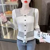 Kvinnors stickor Koreanska randiga stickade hjärttröja Kvinnor 2023 Autumn Fashion Long Sleeve Top Turn-Down Collar White Cardigans Damer