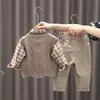 Ensembles de vêtements OLEKID Printemps 3PCS Bébé Garçons Vêtements Ensemble Pull Cardigan Gilet Chemises À Manches Longues Jeans Pantalons Garçons Vêtements Ensemble Automne 231012