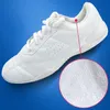 Zapatos de vestir Entrenamiento aeróbico Zapatos deportivos Mujer Hombres Niños Parte superior de cuero Antideslizante Fondo suave Baile moderno Fitness Zapatos de porristas 231012