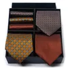 Corbatas de cuello de gama alta de 8 cm, corbatas de rayas sólidas para hombres, conjuntos de pañuelos con caja de regalo, traje de negocios de poliéster, corbata de cuello cuadrado de bolsillo 231013
