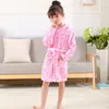 Pyjamas baby robe hoodies flicka pojkar sömnkläder vinter badhanddukar barn mjuk badrock barn kläder varm hemkläder 231013