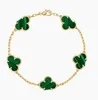 Eed 18k Gold Plated Classic Fashion Charm Armband Four-Leaf Clover Designer Jewelry Elegant Pearle Armband för kvinnor och män Hög kvalitet