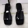 Designer tofflor fashionabla godisfärgade gummisandaler glansiga fyrkantiga skor lyx varumärke plattformsskor mångsidiga tofflor inomhus utomhus användning