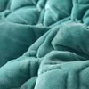 Beddrage Solid Color Soft Velvet Quilted Bed Cover-filt Kort plysch soffa handduk King Queen Size Anti-slip Bed Sheet 270x230cm Bedstrast 231013
