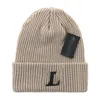 Modedesigner Monclir 2023 Autumn and Winter New Sticked Wool Hat Luxury Sticke Hat Officiell webbplats Version 1: 1 Craft Beanie 7 Färg 019