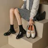 Robe chaussures 2023 printemps / automne femmes mocassins en cuir fendu bout rond pompes à talons épais classiques plate-forme solide